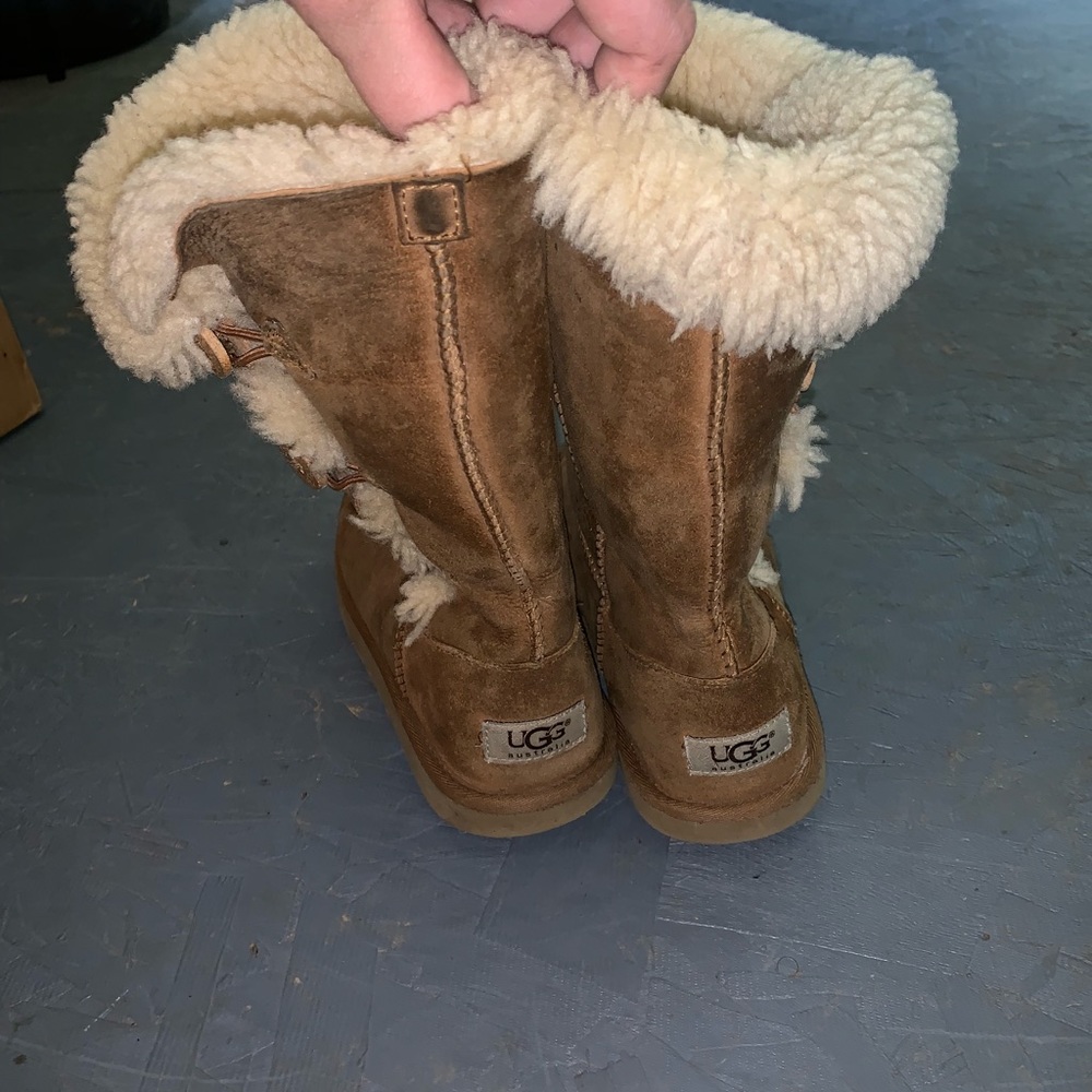 Tan mid calf bailey button Ugg’s